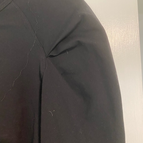 Lulu lemon long sleeves. Black great arm details NWOT - Picture 7 of 7